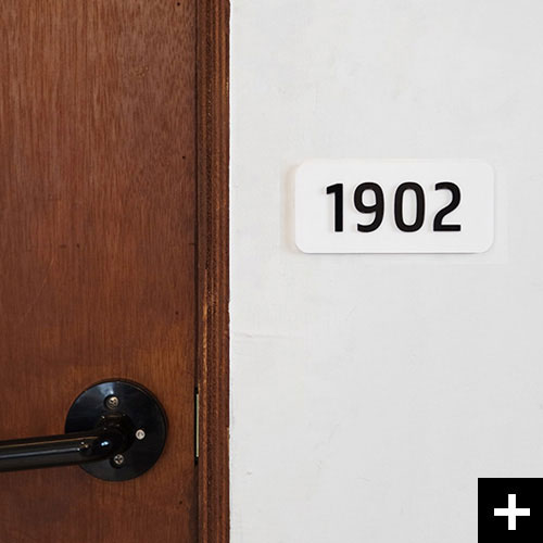 심플하고 모던함이 공존하는 예쁜 호실팻말 Muwoo입니다.