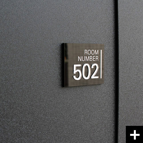 아크릴 더하기 아크릴은? 답은 룸넘버 Cobby.